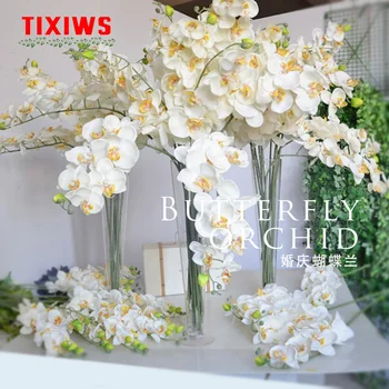 Moderný minimalistický phalaenopsis simulácia kvet interiéru obývacej izby, spálne, dekoratívne kvetinový aranžmán usporiadanie
