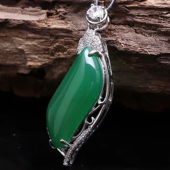 V číne, Prírodné Zelené Chalcedony Ručne Vyrezávané Drop Prívesok Módne Šperky Mužov a Žien Zelená Achát Náhrdelník